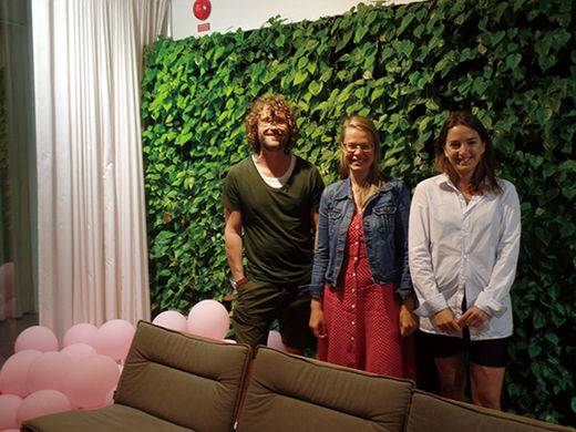 마그너스 닐슨 미디어에볼루션시티 CEO(왼쪽 첫째)와 직원들.