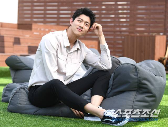 4일 오후 서울 종로구 인왕산로 한 카페에서 배우 기도훈이 인터뷰에 앞서 포즈를 취하고 있다. 송정헌 기자 songs@sportschosun.com/2019.07.04/