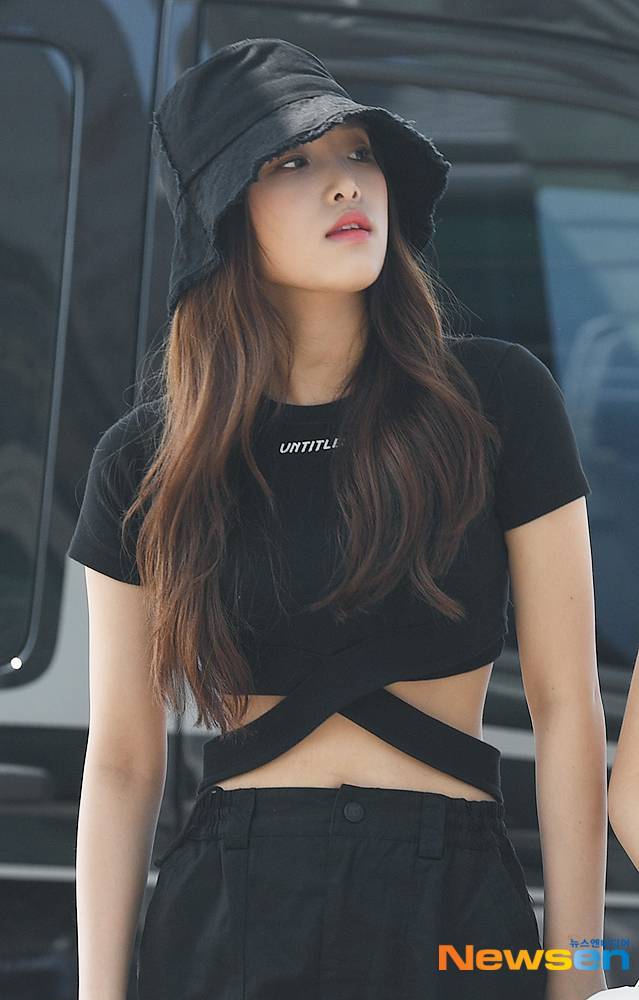 최예나, 블랙오리의 시크~