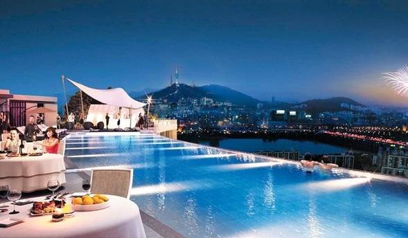 GS건설이 한신 4지구 재건축 사업 시행사 수주 당시 제안한 ‘신반포 메이플자이’의 핵심 커뮤니티 시설 스카이 인피니티 모습. /GS건설 제공