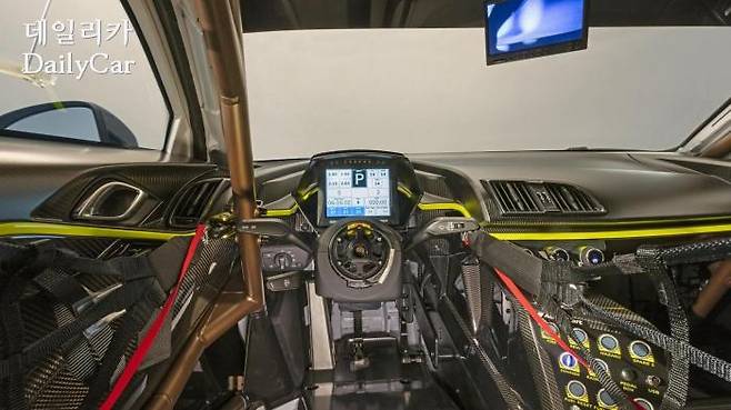 아우디, R8 LMS GT2 (출처 아우디)