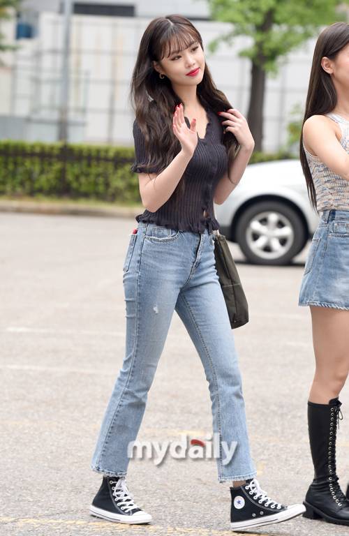 ▲ (여자)아이들 수진 '사복 입어도 매혹적'