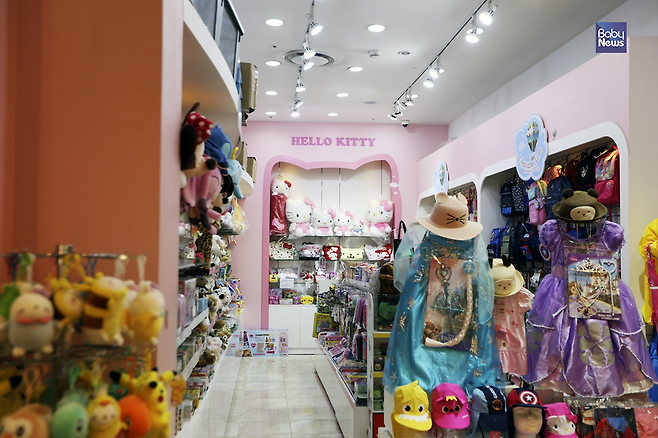 한쪽 벽면을 차지한 일본브랜드 헬로키티. 김근현 기자 ⓒ베이비뉴스