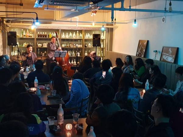 백곰막걸리 명동점에서 매월 열리는 우리술과 재즈의 만남 공연. /백곰막걸리