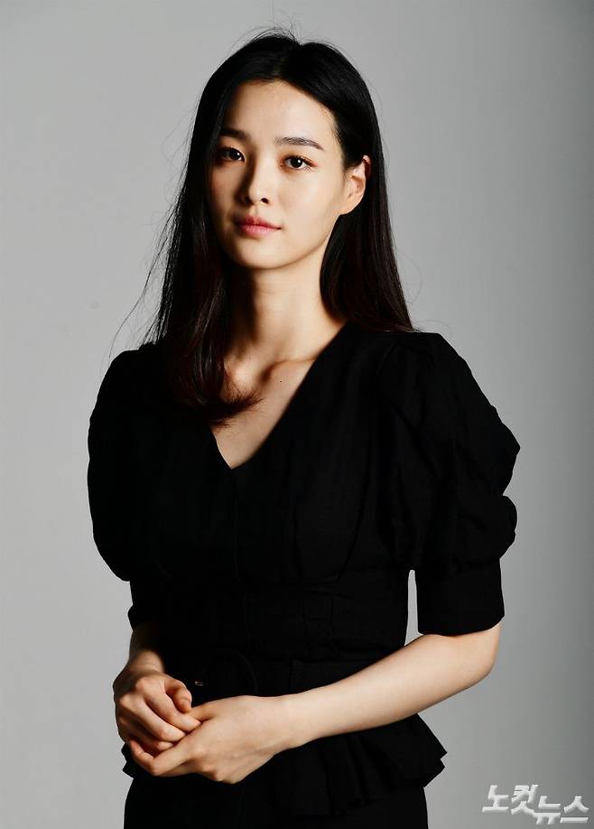 최근 종영한 드라마 '보좌관' 시즌1에 출연한 배우 도은비가 23일 오후 서울 양천구 CBS 노컷뉴스 사옥에서 인터뷰 전 포즈를 취하고 있다. (사진=황진환 기자)