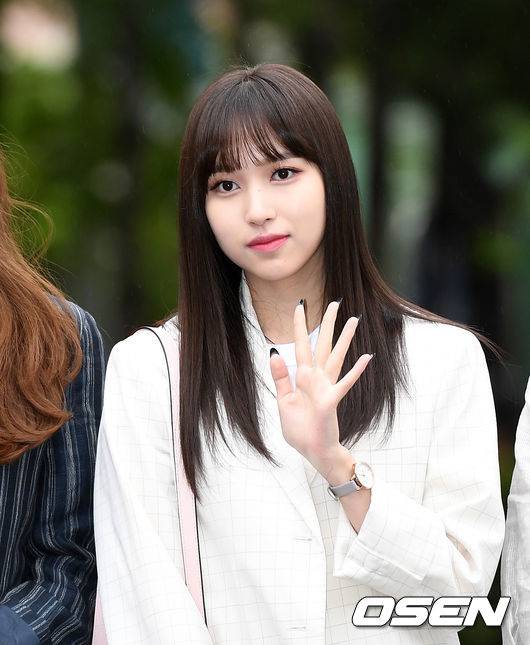 [OSEN=이대선 기자]걸그룹 트와이스 미나가 포즈를 취하고 있다. /sunday@osen.co.kr