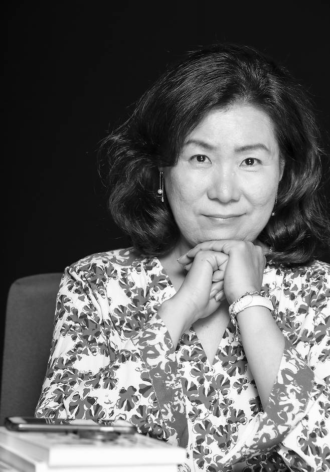 '사회에 뭔가 도움이 되는 일을 하자'는 마음이 그를 세상으로 나서게 했다.