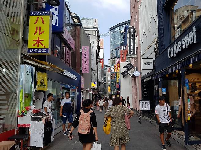 지난 5일 오후 방문한 서울 중구 명동의 거리. 일본인 관광객들을 어렵지 않게 찾을 수 있었다. say@heraldcorp.com