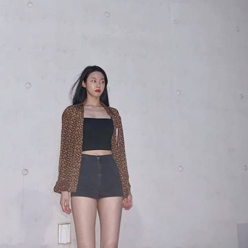 AOA 멤버 설현이 군살없는 몸매를 뽐냈다. 사진=설현 인스타그램