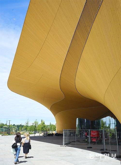 지난해 12월 개관한 오디 도서관. 내부는 고전적인 공간부터 첨단 시설로 채워진 공간까지 기존 도서관의 개념을 바꾸고 있다.