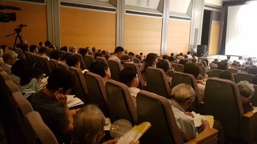 (도쿄=연합뉴스) '야스쿠니 반대 도쿄 촛불행동'이 8.15 광복절을 닷새 앞둔 10일 도쿄 재일본 한국YMCA에서 '지금의 야스쿠니와 식민지 책임'을 주제로 심포지엄을 열고 있다. 사진은 방청객들 모습.