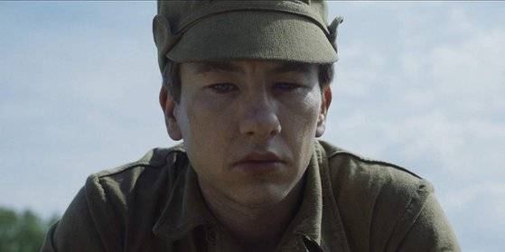 처음으로 생명을 죽여야하는 군인의 고뇌를 보여주는 파벨 에피소드 [사진 HBO /IMDb]