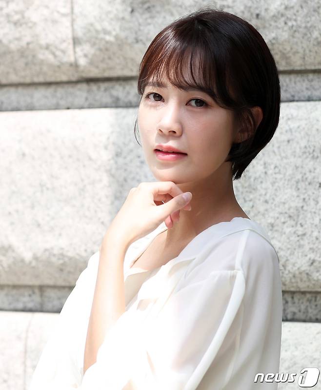 드라마 '60일, 지정생존자'에 출연중인 배우 최윤영이 20일 오후 서울 종로구 뉴스1 본사에서 인터뷰에 앞서 포즈를 취하고 있다. 2019.8.20/뉴스1 © News1 이동해 기자