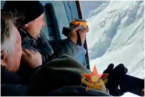 열화상 추적기로 실종 등반대 수색 (카진포름=연합뉴스)