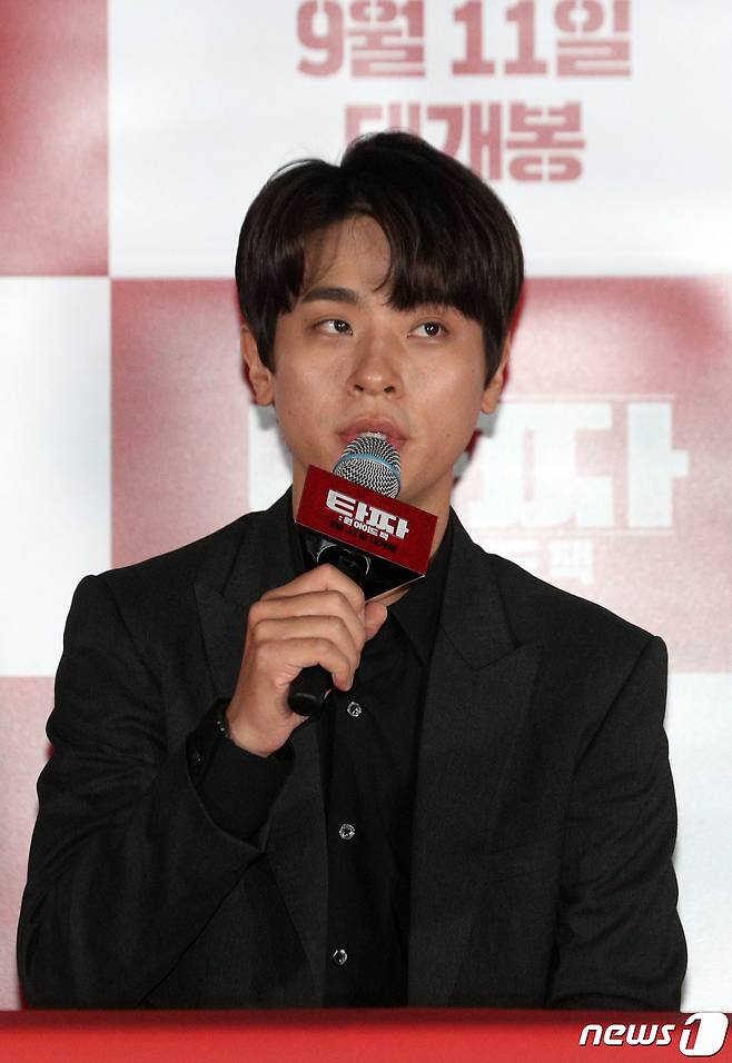 배우 박정민이 28일 오후 서울 광진구 롯데시네마 건대입구에서 열린 영화 '타짜:원 아이드 잭' 시사회에서 소감을 밝히고 있다. 2019.8.28/뉴스1 © News1 황기선 기자