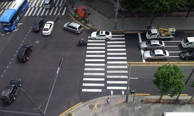 교차로 우회전 관련 규정을 정확히 모르는 운전자가 적지 않다. [연합뉴스]