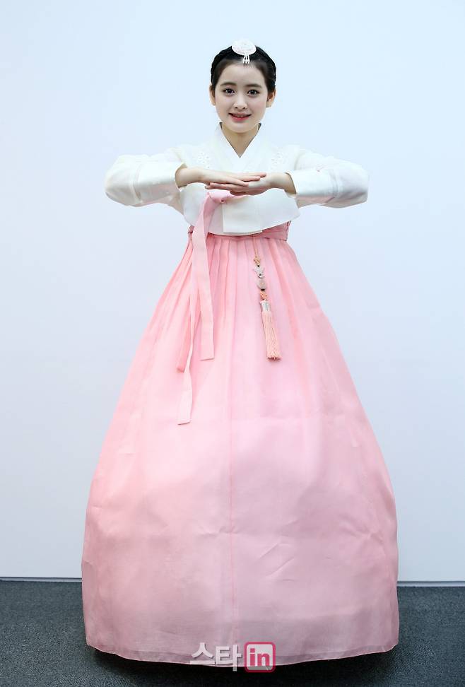 류한비(사진=노진환 기자, 의상제공=영지한복)