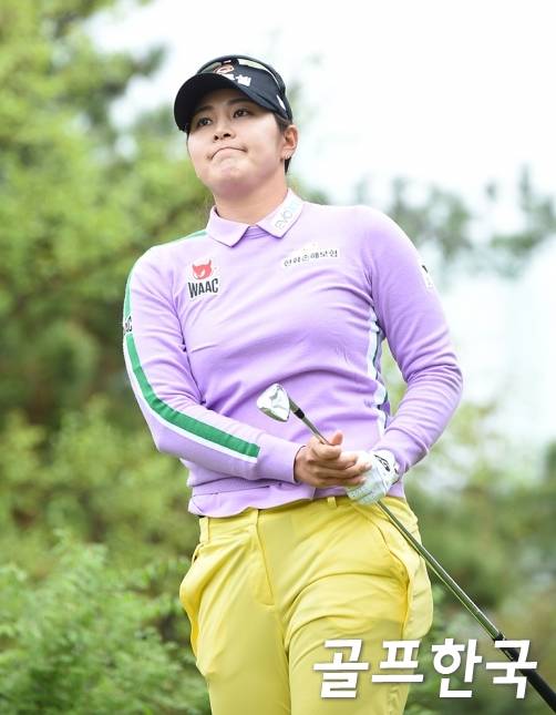 2019년 KLPGA 투어 올포유·레노마 챔피언십 1라운드에서 단독 선두에 나선 김지현 프로. 사진=골프한국