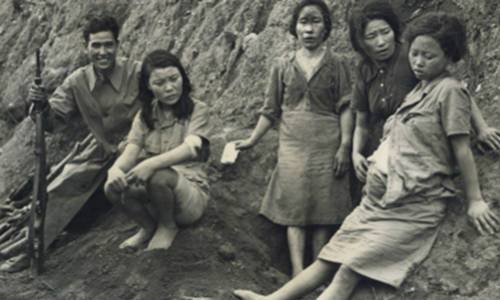 1944년 9월3일 촬영된&nbsp;사진.&nbsp;일본군 위안부 피해자들이 중국 쑹산에서 포로로 잡혀 지친 표정을 하고 있다.서울시·서울대 정진성 연구팀 제공