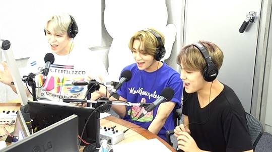 가장 왼쪽부터 버논, 조슈아, 민규