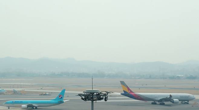 커퓨에 걸린 항공기들은 24시간 운영이 가능한 인천공항에 착륙해야 한다. [연합뉴스]