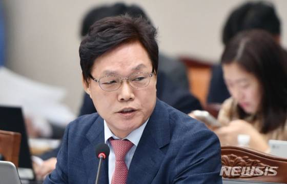 【안동=뉴시스】우종록 기자 = 자유한국당 박완수 의원. 2018.10.16. wjr@newsis.com <저작권자ⓒ 공감언론 뉴시스통신사. 무단전재-재배포 금지.>