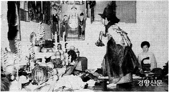 예부터 감악산은 신령스럽고 영험한 산으로 신앙의 대상이 되었다.  신라시대 이후 고려와 조선을 거치는 동안 국가제사를 지내는 곳으로 지정됐다. 병든 임금의 치유를 빌고, 가뭄과 홍수 등 자연재해를 막아달라는 기도처로 각광받았다.