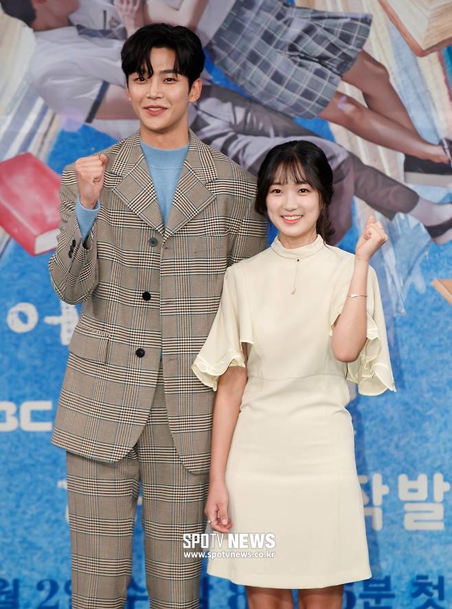 ▲ MBC 새 수목드라마 '어쩌다 발견한 하루' 제작보고회. 왼쪽부터 로운(왼쪽), 김혜윤ⓒ한희재 기자