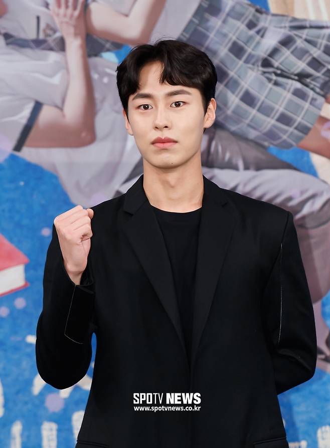 ▲ MBC 새 수목드라마 '어쩌다 발견한 하루' 제작보고회. 왼쪽부터 정건주, 로운, 김혜윤, 이나은, 이재욱, 김영대, 이태리 ⓒ한희재 기자