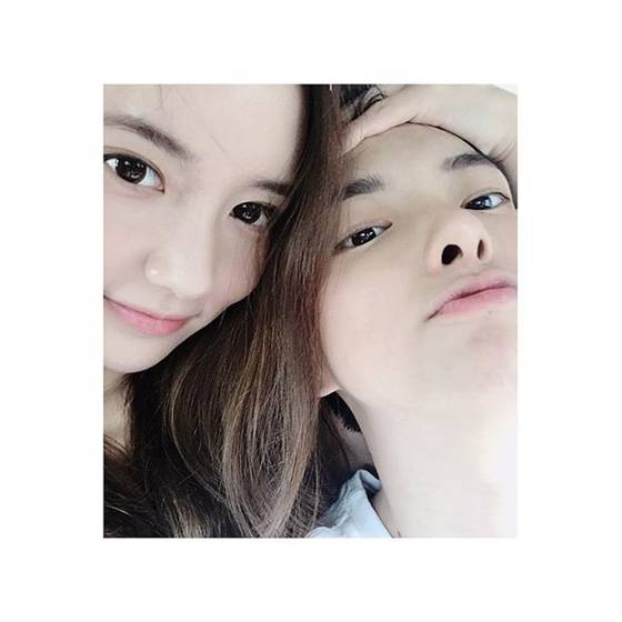 ▲ 동성 열애설에 휩싸인 한서희(왼쪽)-정다은. 출처l한서희 SNS