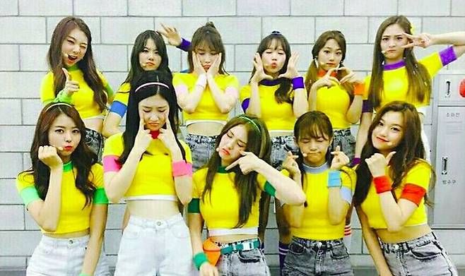 ▲ 12월 컴백을 앞둔 아이오아이가 또 다른 위기에 처했다. 출처l아이오아이 SNS