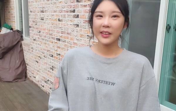 [사진출처 = 덕자 유튜브 채널 캡처]