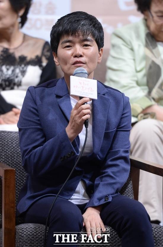 노희경 작가는 휴머니즘 넘치는 이야기로 많은 시청자의 공감을 받으며 사랑받고 있다./더팩트DB