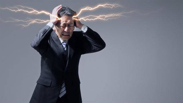 뇌졸중을 겪으면 10%가 사망에 이르고 다행히 목숨을 건져도 40~60% 정도가 발음·보행·운동장애 등 다양한 후유증으로 고통을 받게 된다. 게티이미지뱅크