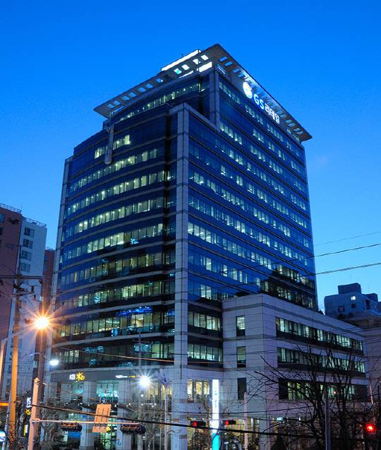 GS홈쇼핑이 한진 지분 6.87%를 취득하는 투자를 단행한다. 사진은 GS홈쇼핑 강서사옥 전경.  



GS홈쇼핑 제공