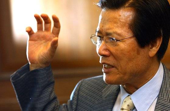 옥한흠 목사는 생전에 사랑의교회 서초동 예배당 신축에 대해 불편한 심정을 표시하기도 했다. [중앙포토]