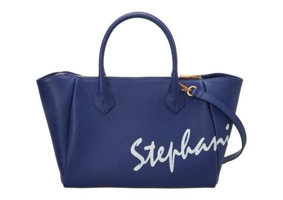 브랜드 론칭 10주년을 맞아 제작한 ‘스테파니 레터링 토트’ 백. [사진 쿠론]