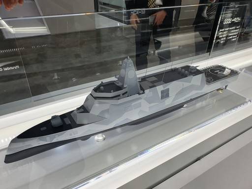 현대중공업이 선보인 HCX-19 미래 컨셉함은 첨단 기술을 집대성한 것으로 레이저포 등이 장착될 예정이다. 부산=박수찬 기자