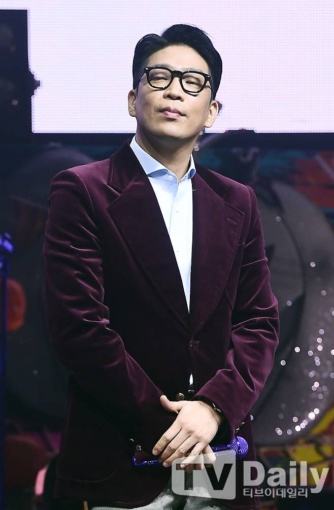 MC몽 정규8집 발매 채널8 몽스터 주식회사 단독콘서트 인기 샤넬