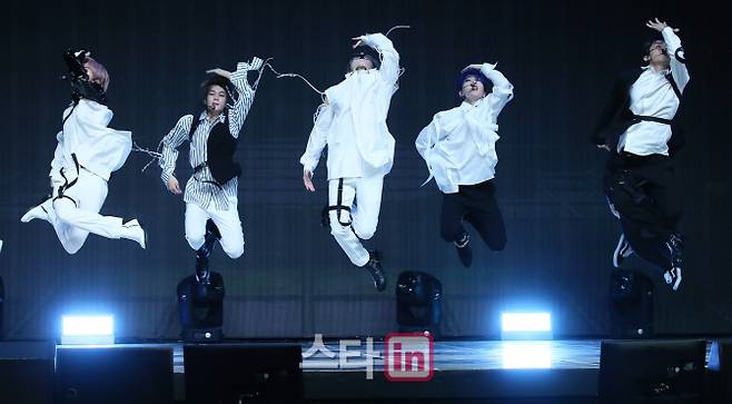 [포토]1TEAM, '점프'