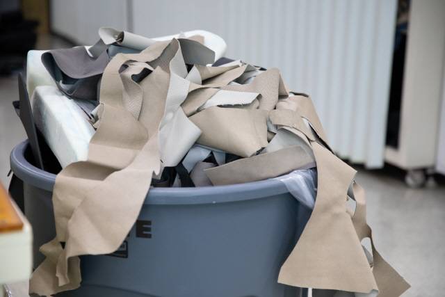 현대자동차 카시트 자투리 가죽이 쌓여 있는 모습. /사진제공=현대자동차