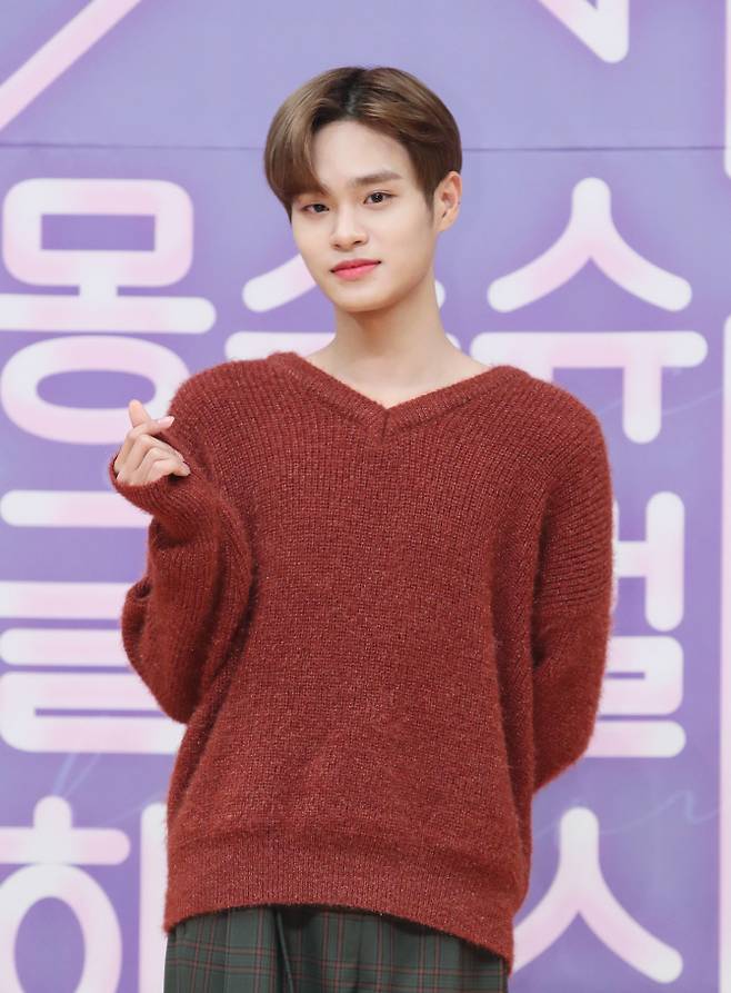 AB6IX 이대휘가 8일 오후 서울 목동 SBS에서 열린 모비딕 숏폼 드라마 ‘몽슈슈 글로벌 하우스(몽글스)‘ 제작발표회에 참석해 포즈를 취하고 있다. (사진=뉴스1)