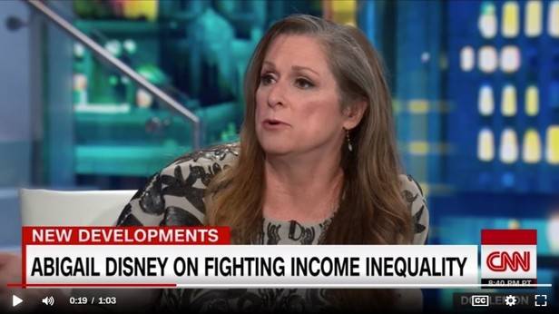 지난 6월 미국 디즈니의 상속자이자 영화감독인 애비게일 디즈니(59)가 미국 억만장자 18명과 함께 2020년 미국 대선 주자들에게 소득 상위 1%에 대한 부유세 신설을 촉구하는 공개서한을 보낸 뒤 ＜CNN＞방송과 인터뷰를 하고 있다. CNN 화면 갈무리