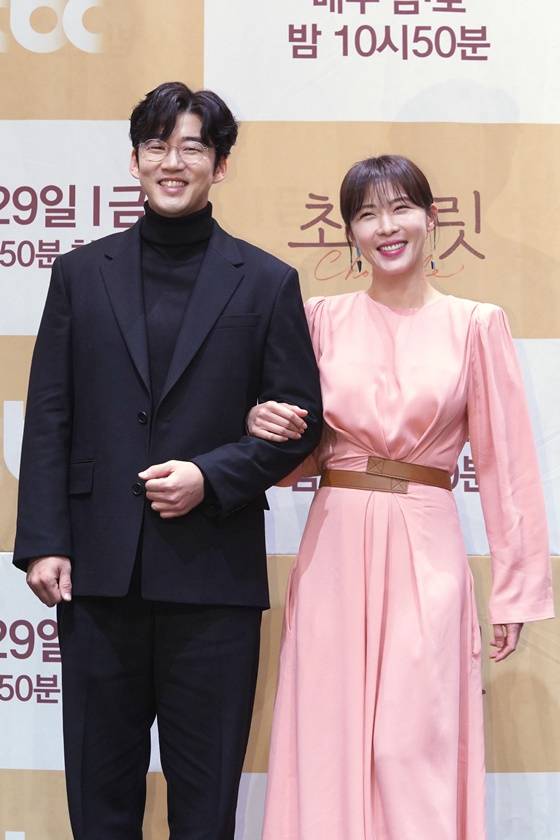 윤계상(왼쪽)과 하지원./사진제공=JTBC