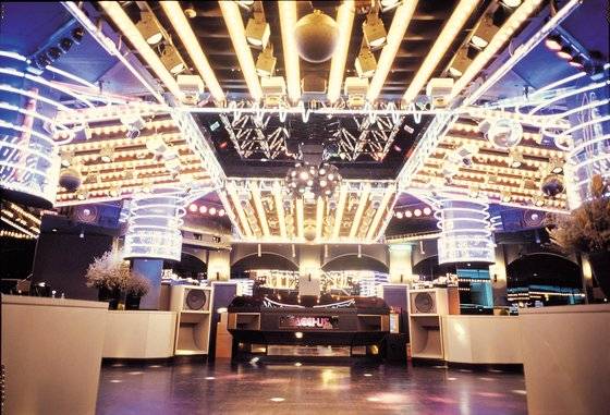 1983년의 핫플레이스였던 웨스틴조선호텔의 첨단 디스코텍 제나두. [사진 웨스틴조선호텔]