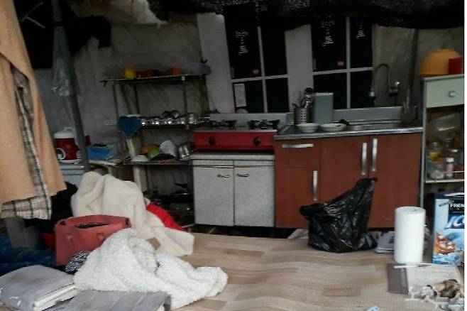 외국인 노동자가 일하는 광주 한 토마토 비닐하우스(사진=독자 제공)