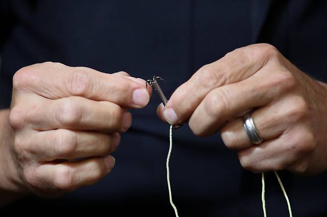 볼라랩 포승줄 끝에 달려 있는 고리. [로이터=연합뉴스]