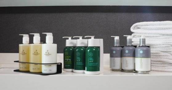 메리어트 인터내셔널은 2020년 10월까지 전 세계 호텔 내 객실의 일회용 어메니티 개별 용기 대신 대용량 용기의 어메니티를 비치할 예정이다. [사진 메리어트 인터내셔널]