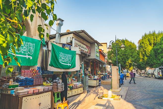 후푸프 지역의 시장은 오래전부터 아라비아반도를 지나는 상인들의 거점이기도 했다