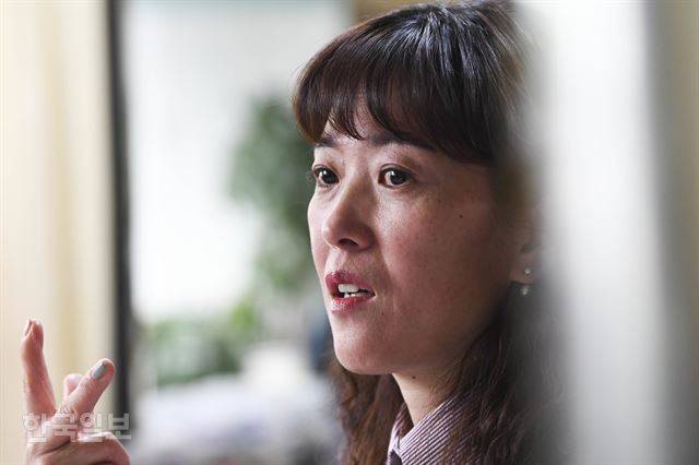 그의 미용실을 쉼터 삼은 청소년들은 그를 보통 “이모”라고 부른다고 한다. 또 다른 엄마라는 뜻이니, 어떻게 보면 적절한 호칭이다. 구미=박형기 인턴기자